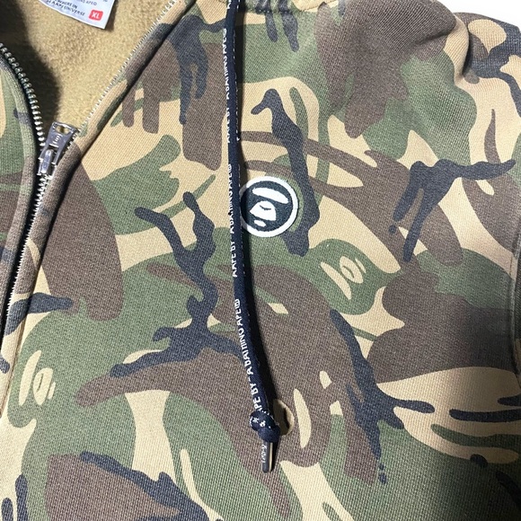 Men's Camouflage Hoodie - Picture 3 of 11